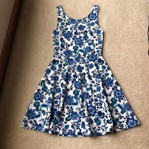 Blue/white floral dress